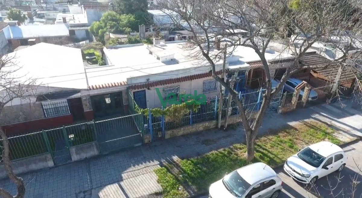 Casa ID.22970 - En venta tres casas en un padrón para reciclar en La Blanqueada