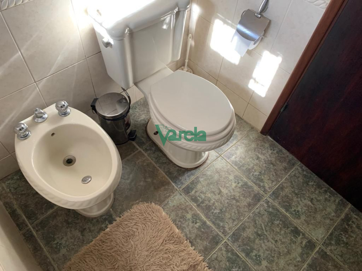 Casa ID.21721 - Venta de casa, Pando, 3 dormitorios, a pocas cuadras del centro de Pando. Excelente estado