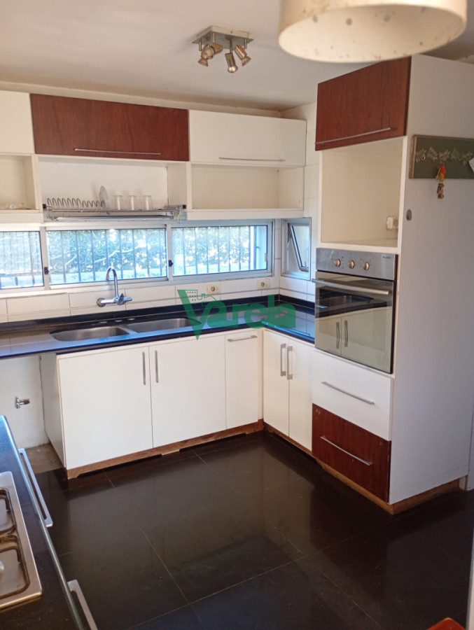 Casa ID.23170 - Venta Casa Carrasco norte, 6 dormitorios, 5baños, en 2 plantas 