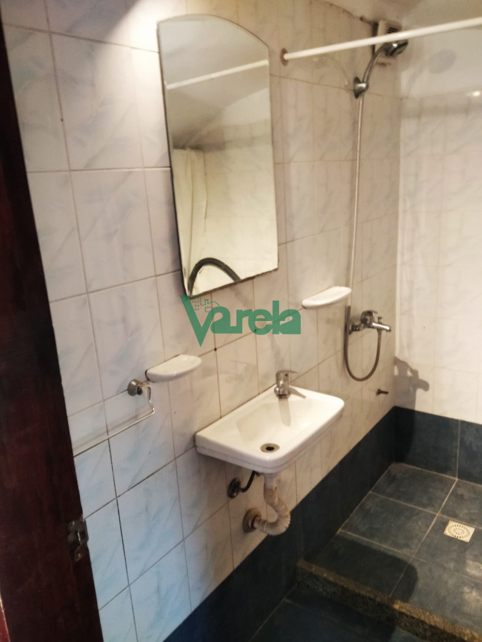 Casa ID.22662 - Venta casa Punta Gorda, 3 dorm, servicio, estar 2 baños, 2 garajes, padrón único muy cerca del mar