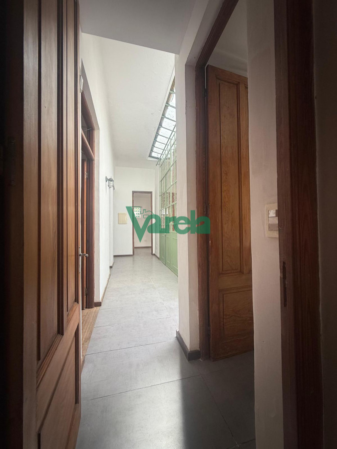 Casa ID.22835 - Casa en alquiler en Punta Carretas 3 dormitorios, 2 baños, garage