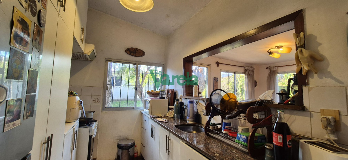 Casa ID.22282 - Venta Casa, Las Toscas,  4 dormitorios, más apartamento al fondo de 1 dormitorio y baño.