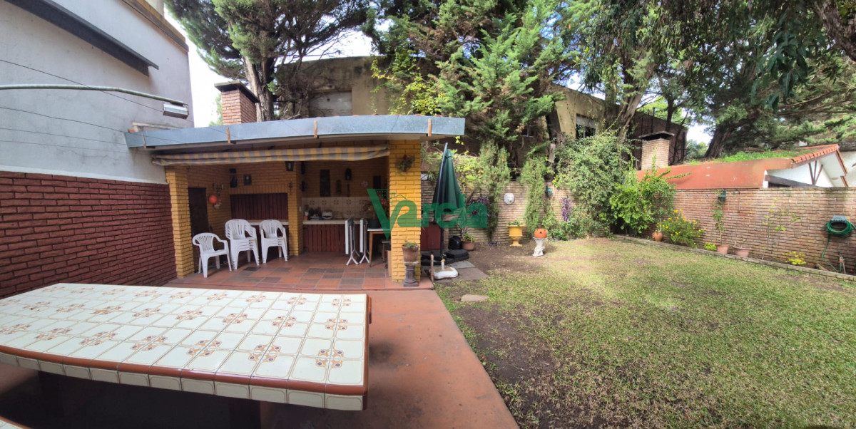 Casa ID.23115 - Residencia 3 dormitorios, 3 baños en Atlantida 