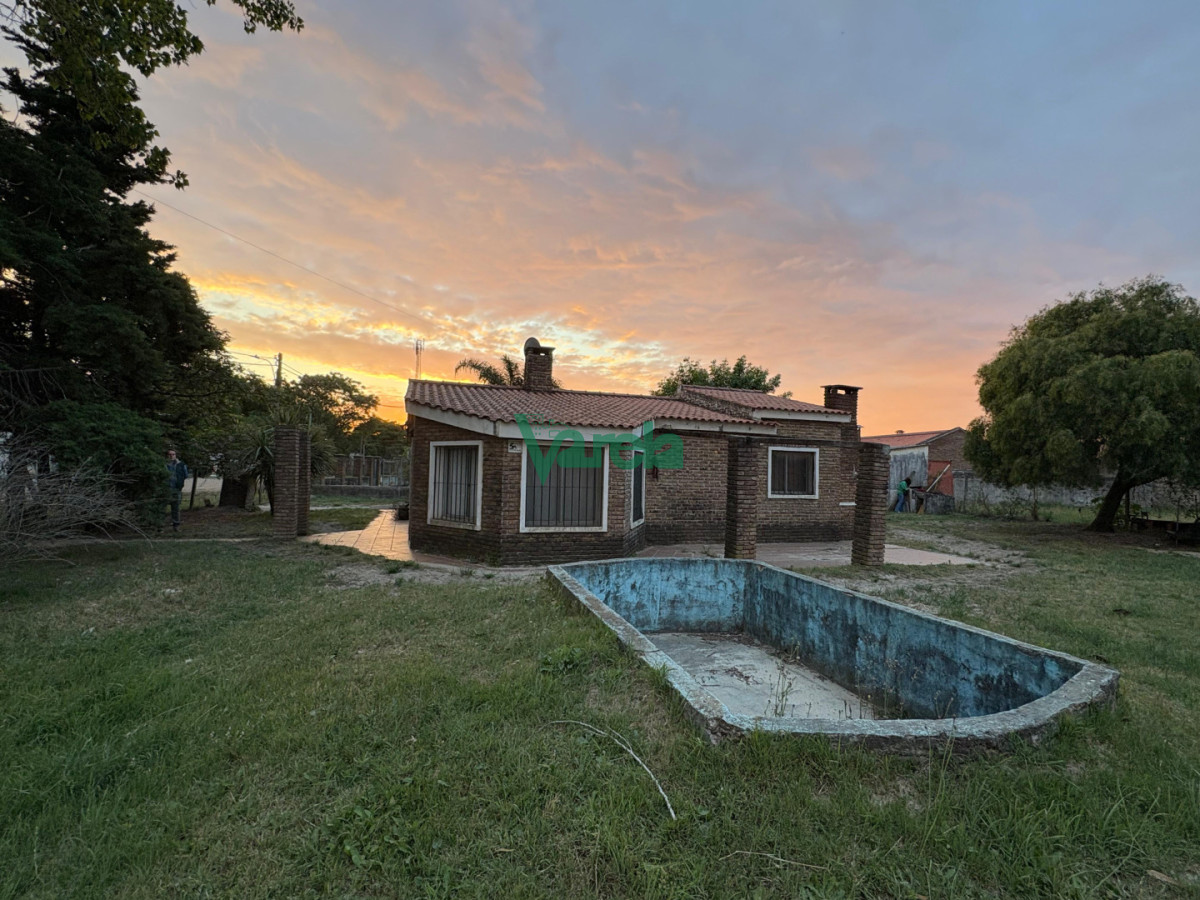 Casa ID.22710 - Casa y Local en venta ,3 dormitorios El Pinar norte.
