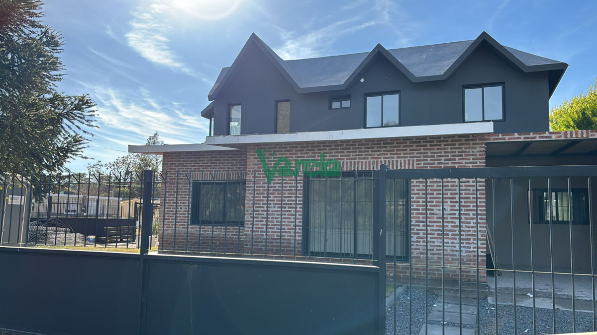 Casa ID.22645 - Casa en venta Lomas de Solymar, 4 dormitorios, 3 baños, 2 plantas