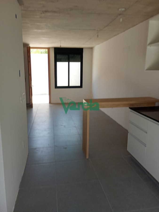 Casa ID.22755 - Venta casa Malvín Norte, 2 dormitorios, 1 baños, cochera, patio con parrillero