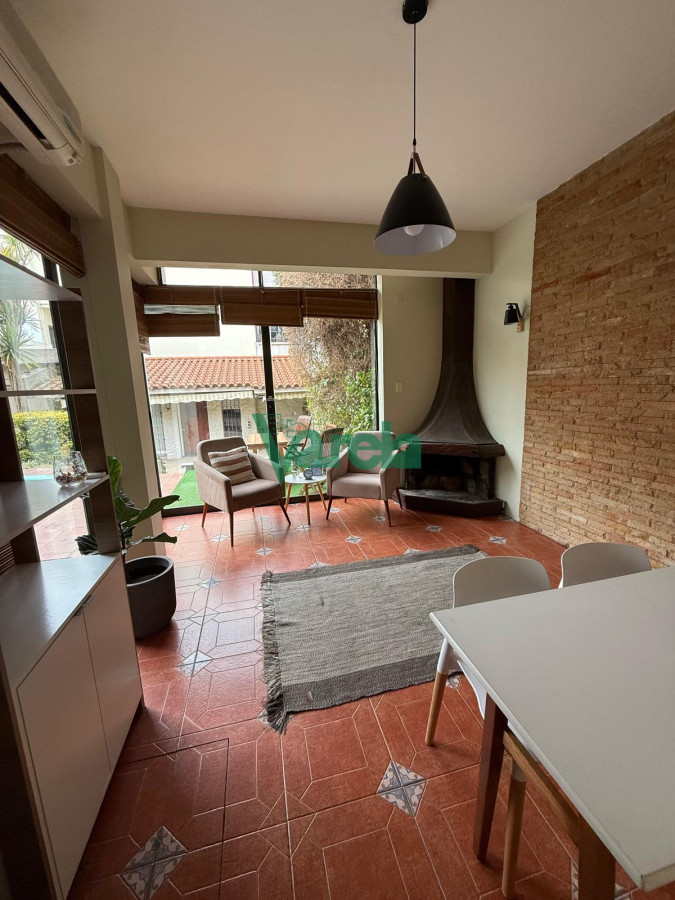 Casa ID.22745 - Alquiler de casa en Parque Batlle de 5 dormitorios 3 baños garage varios