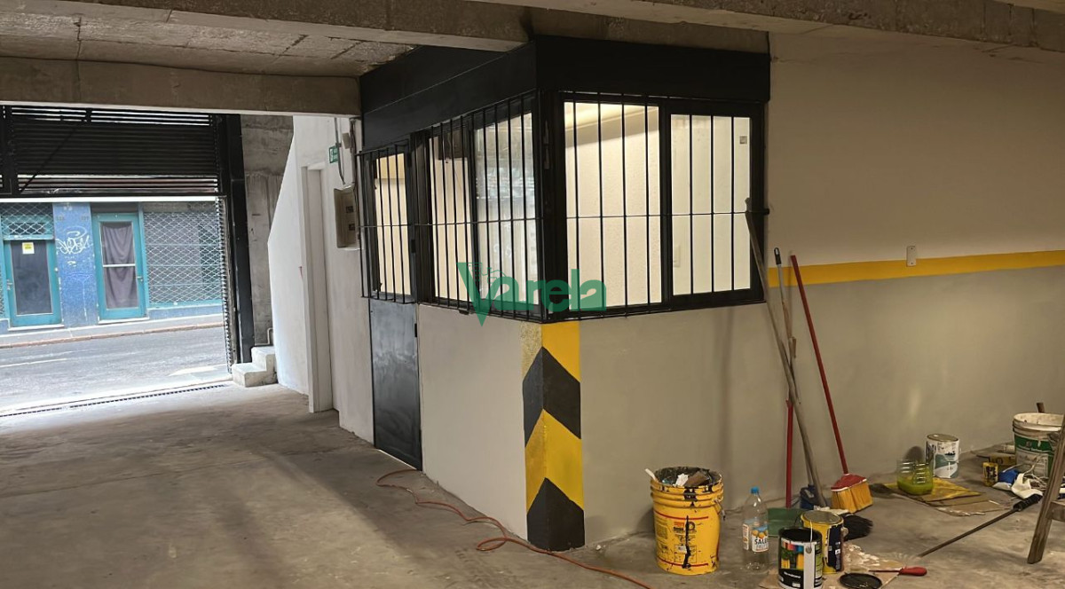 Casa ID.22552 - Venta Parking Ciudad Vieja Punto Estrategico No Lo Pierda