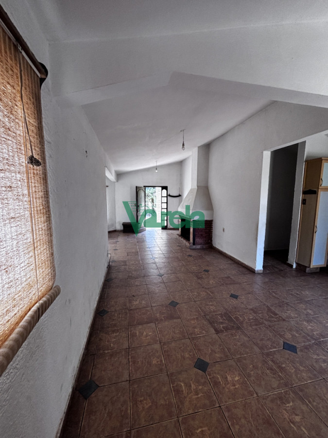 Casa ID.22710 - Casa y Local en venta ,3 dormitorios El Pinar norte.