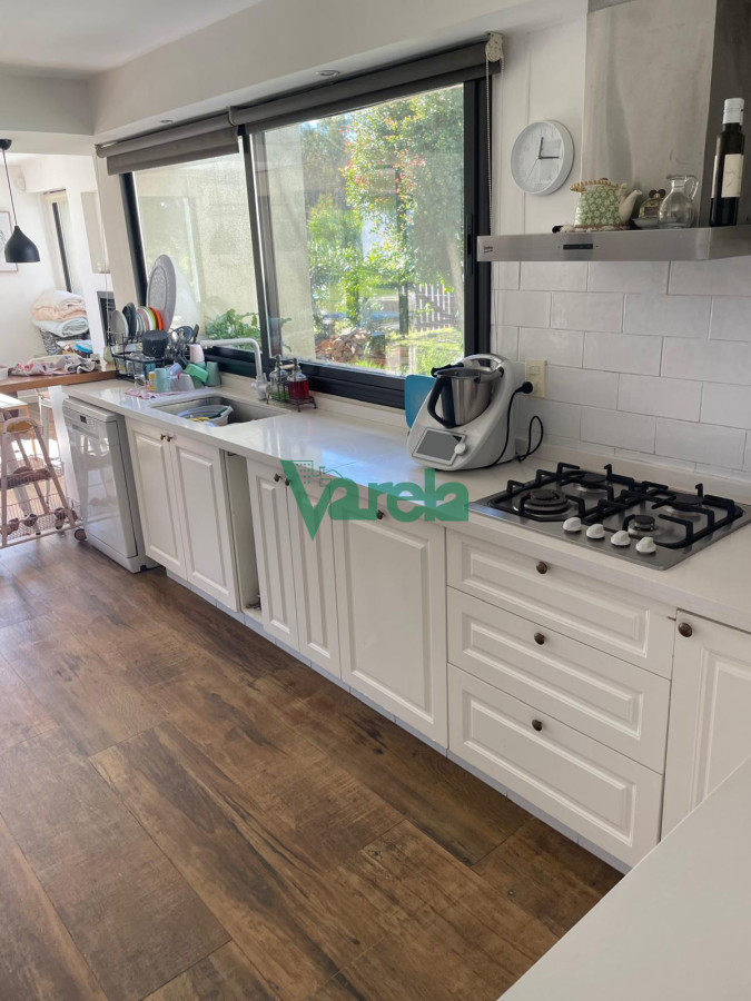 Casa ID.22630 - Venta casa en Mirador de la Tahona, 3 y servicio, 240 m2 en 1000 m2 de terreno