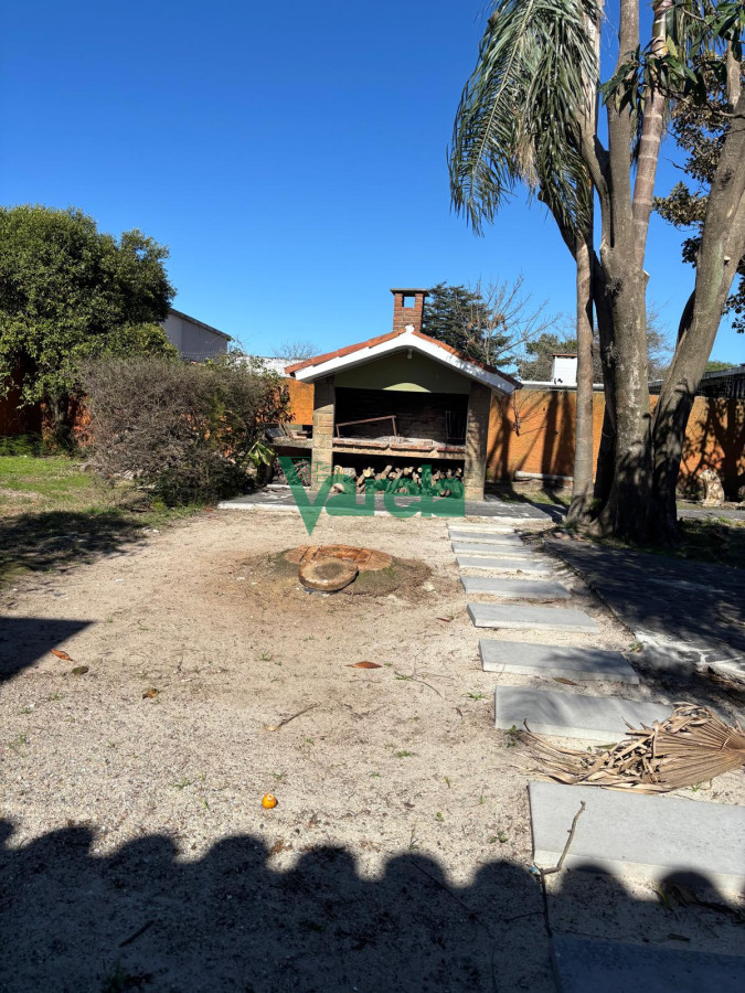 Casa ID.22757 - Alquiler de muy buena casa en Shangrila sur, 4 dormitorios, 3 baños