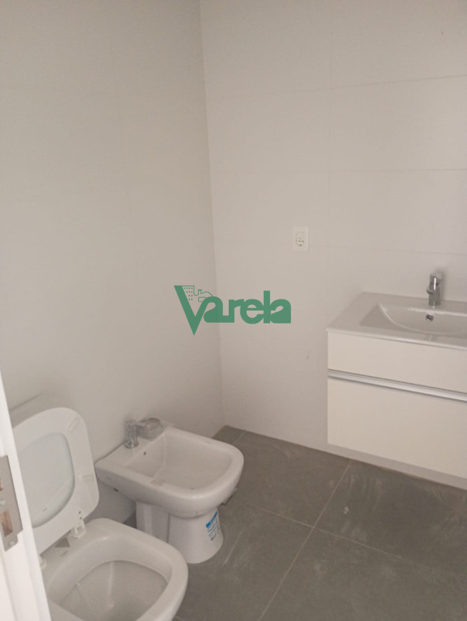 Casa ID.22915 - Venta casa Malvín Norte, 2 dormitorios, 1 baños, patio con parrillero