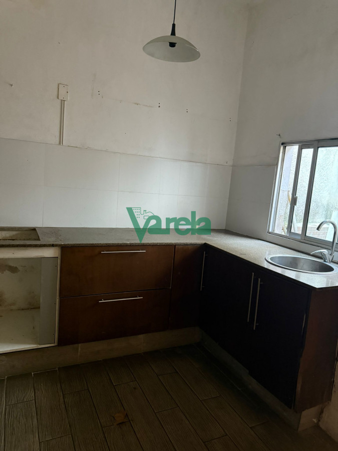 Casa ID.22693 - Venta Casa Padron Unico Cochera 3 autos 5 Dormitorios La Comercial