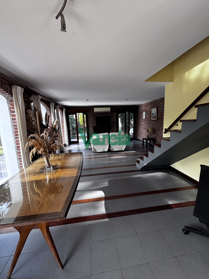 Casa ID.22717 - Casa mas local en venta 3 dormitorios 3 baños en El Pinar sur
