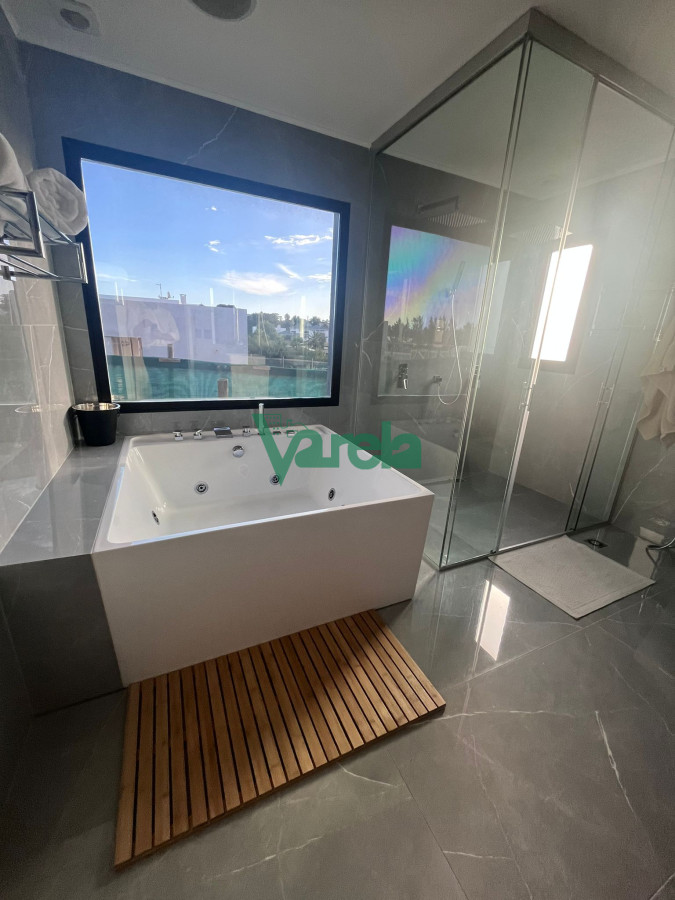 Casa ID.22168 - venta muy buena casa en colinas de carrasco 3 dormitorios 3 baños jacuzzi