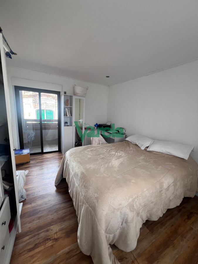Casa ID.22232 - Venta de casa 3 dorm mas apto de 3 dorm, barrio Palermo, ideal renta, con gge x 2