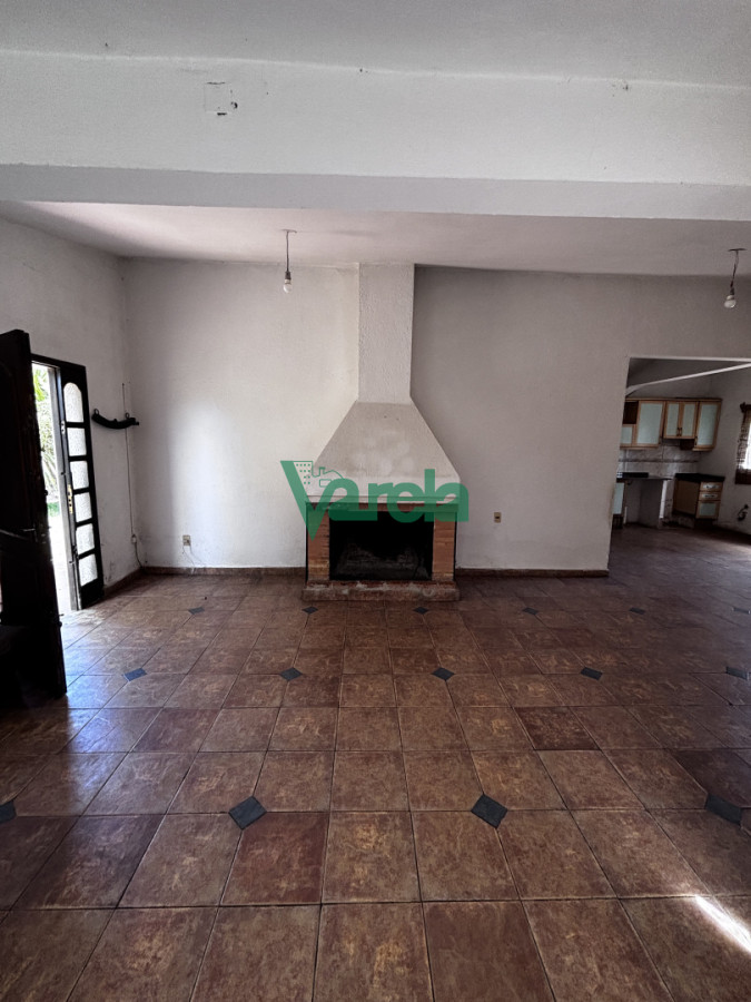 Casa ID.22710 - Casa y Local en venta ,3 dormitorios El Pinar norte.