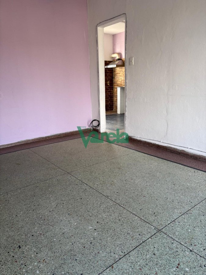 Casa ID.22722 - Casa en alquiler, Paso Carrasco, 3 dormitorios, living con estufa leña, parrillero.