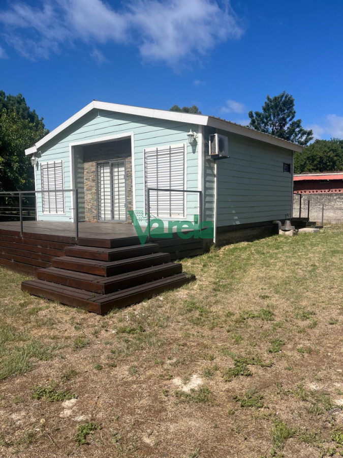 Casa ID.22928 - Casa en venta de 2 dormitorios, con estufa leña, en Pinamar Sur 
