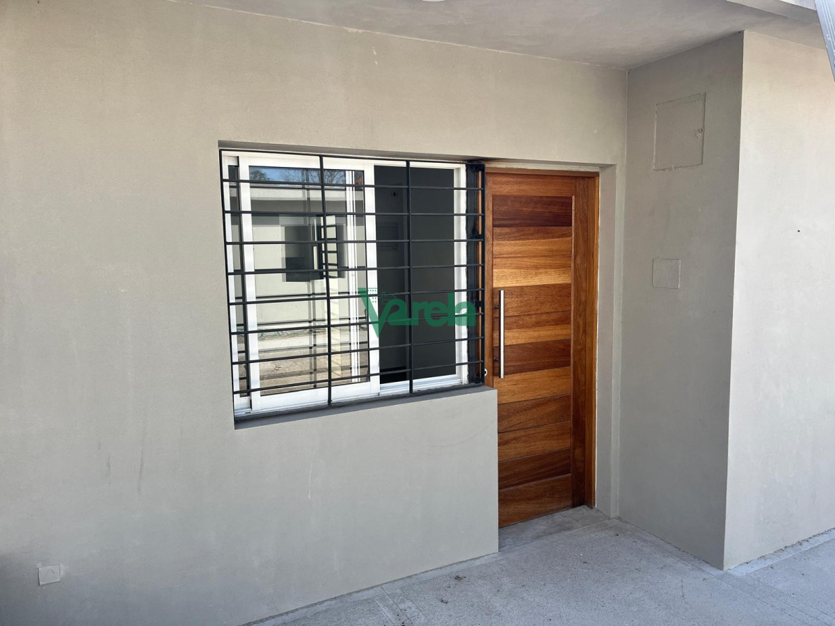 Casa ID.22457 - Alquiler casa 1 dormitorio Carrasco Norte a estrenar a metros Portones Shopping