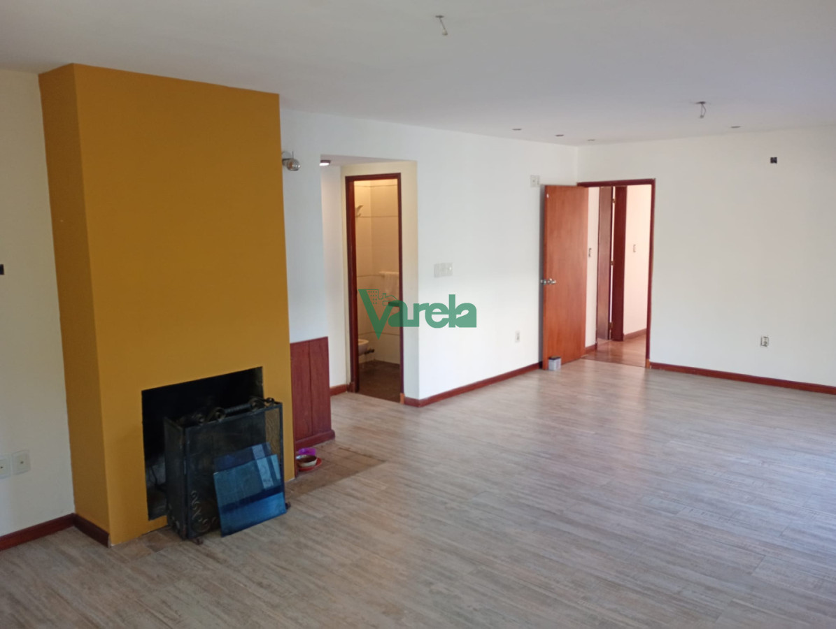 Casa ID.23170 - Venta Casa Carrasco norte, 6 dormitorios, 5baños, en 2 plantas 