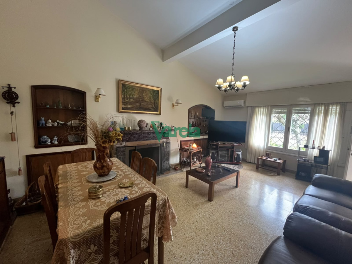 Casa ID.23115 - Residencia 3 dormitorios, 3 baños en Atlantida 