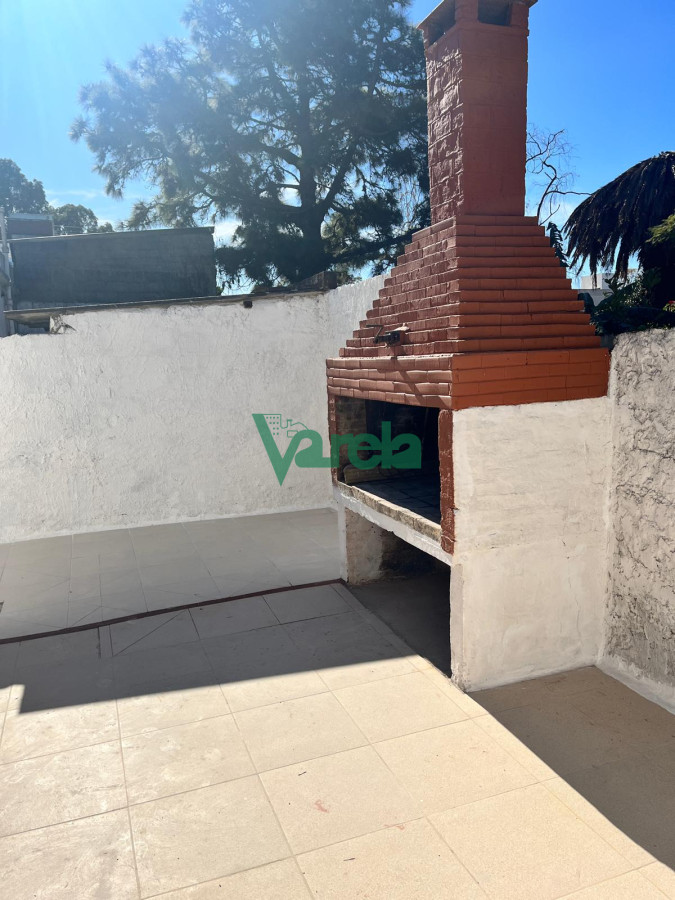Casa ID.22270 - Venta casa, Punta Gorda , 2 dormitorios,1baños completo, jardín, cochera, patio con parrillero