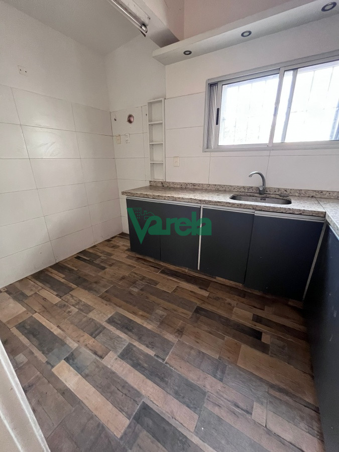 Casa ID.21629 - Venta de casa con renta en La Blanqueada, 3 dorm, 2 baños, patio gde