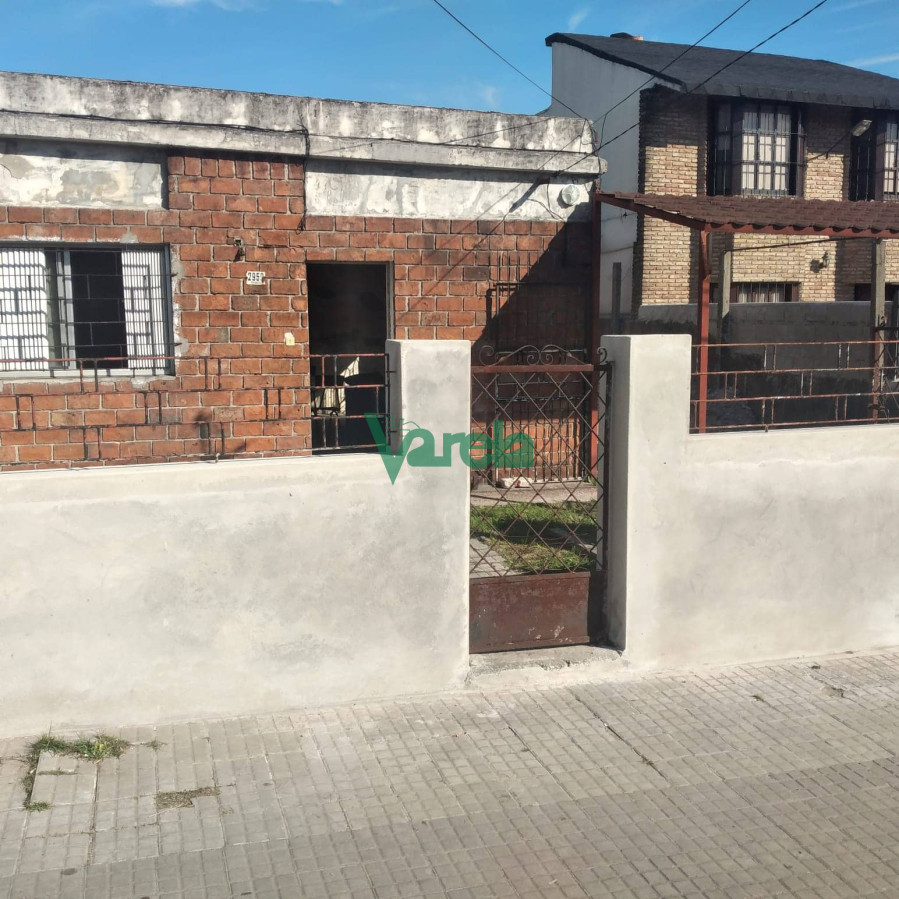 Casa ID.21278 - Casa en venta Maroñas 3 dorm 2 baños cochera x 2 fondo parrillero