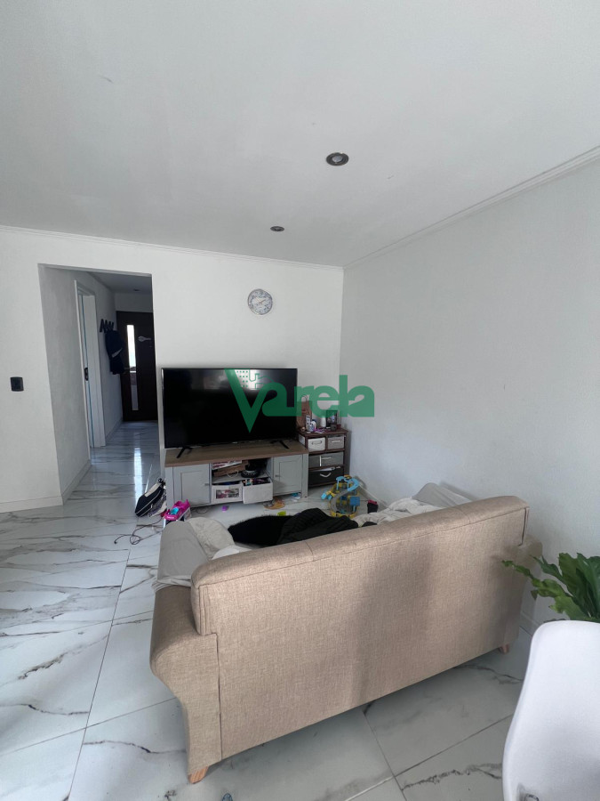 Casa ID.22232 - Venta de casa 3 dorm mas apto de 3 dorm, barrio Palermo, ideal renta, con gge x 2
