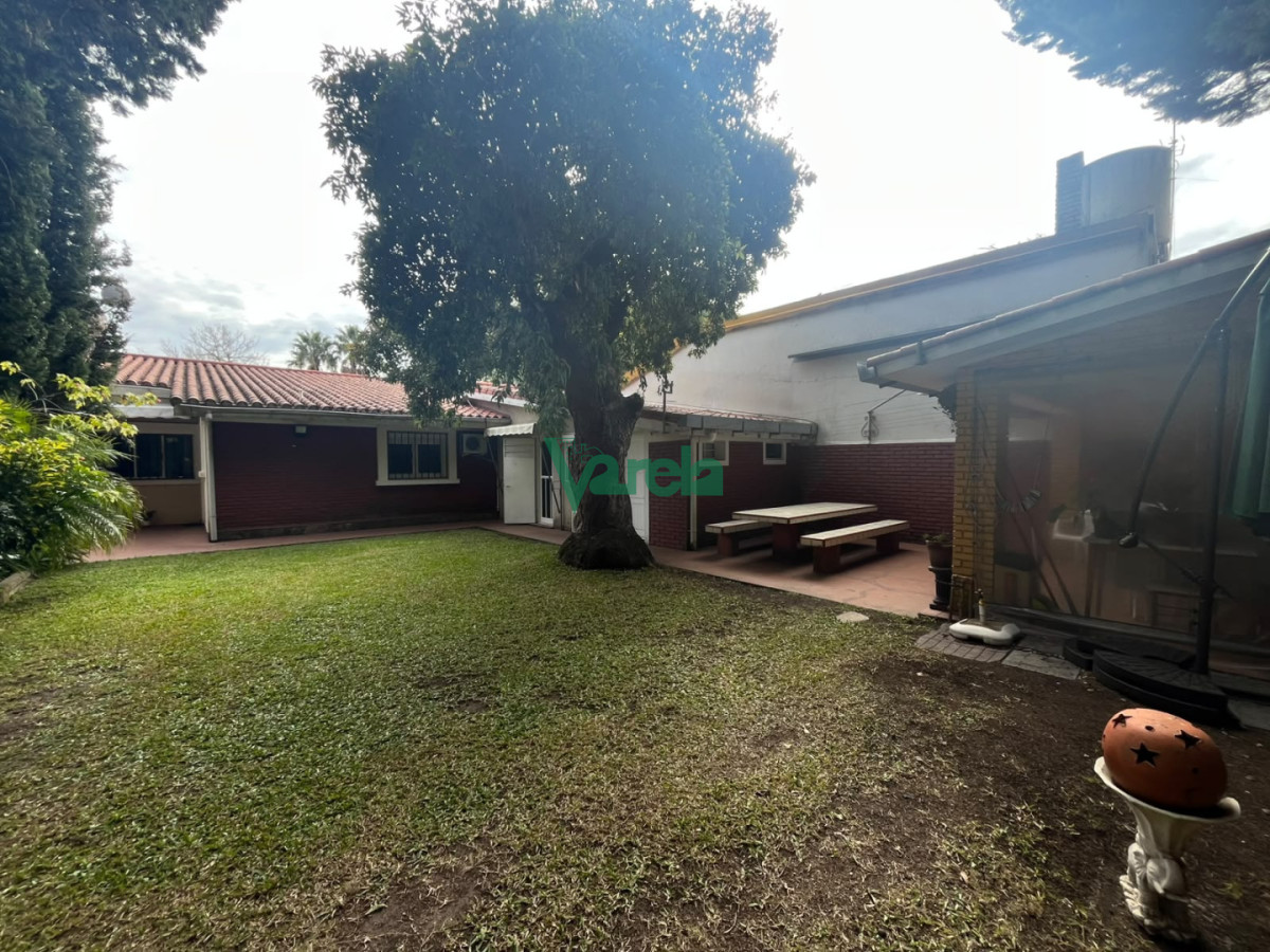 Casa ID.23115 - Residencia 3 dormitorios, 3 baños en Atlantida 