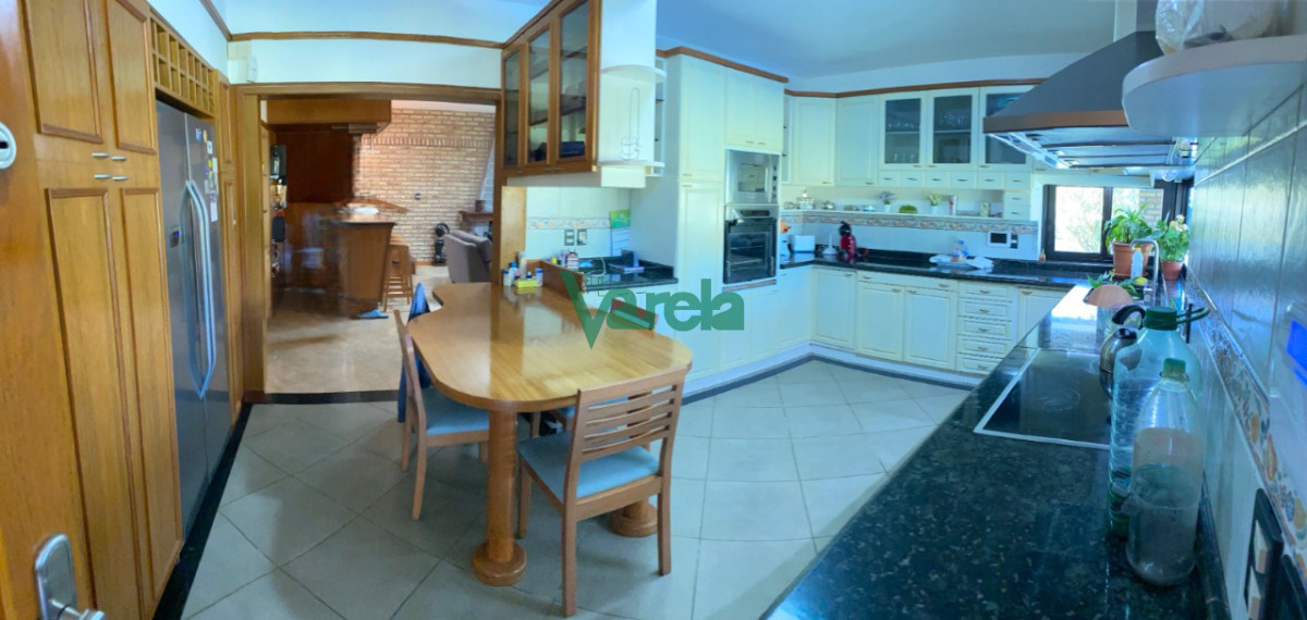 Casa ID.22829 - Venta de casa de 4 dormitorios 2 baños en Bello Horizonte con piscina