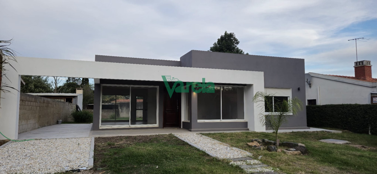 Casa ID.22216 - Venta Casa, Villa Argentina, 3 dormitorios, 2 baños, cerca de la playa.