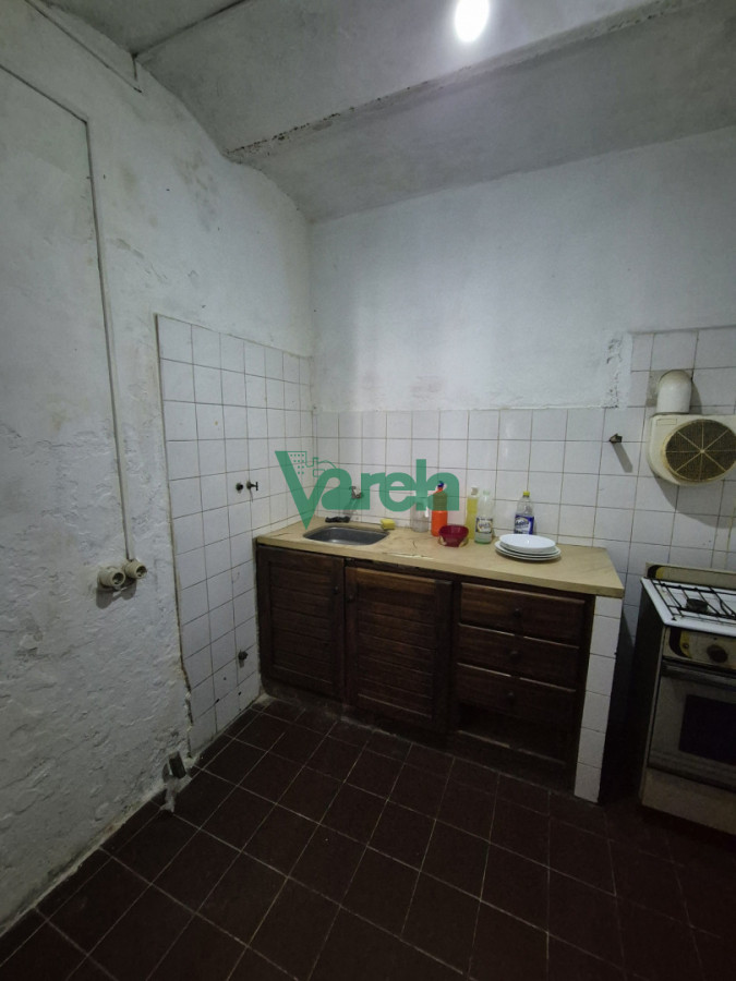 Casa ID.23190 - Venta casa 7 dormitorios, 4 baños, Aguada, Gral Flores y M.Garcia 