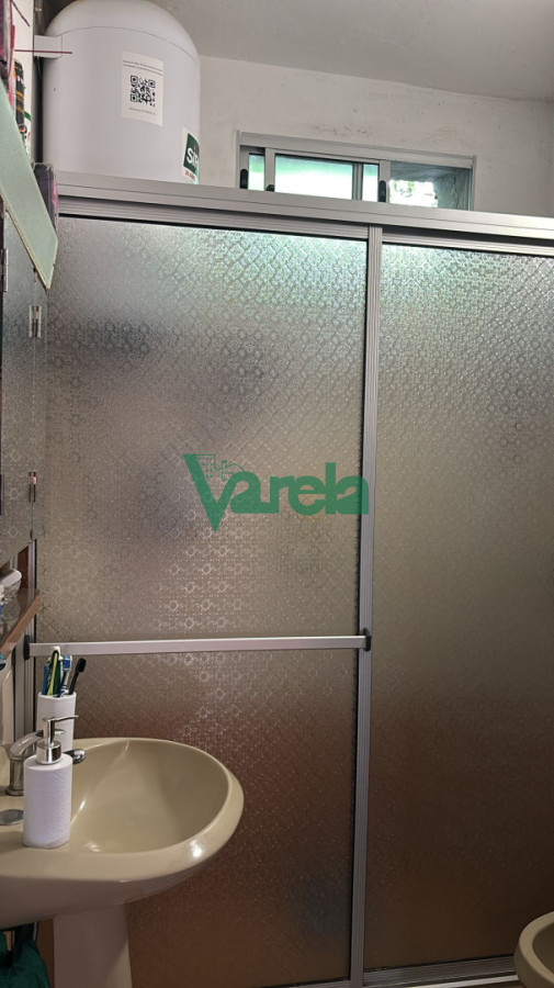 Casa ID.22967 - Casa en venta en Solymar de 3 dormitorios mas Apartamento 1 Dormitorio 