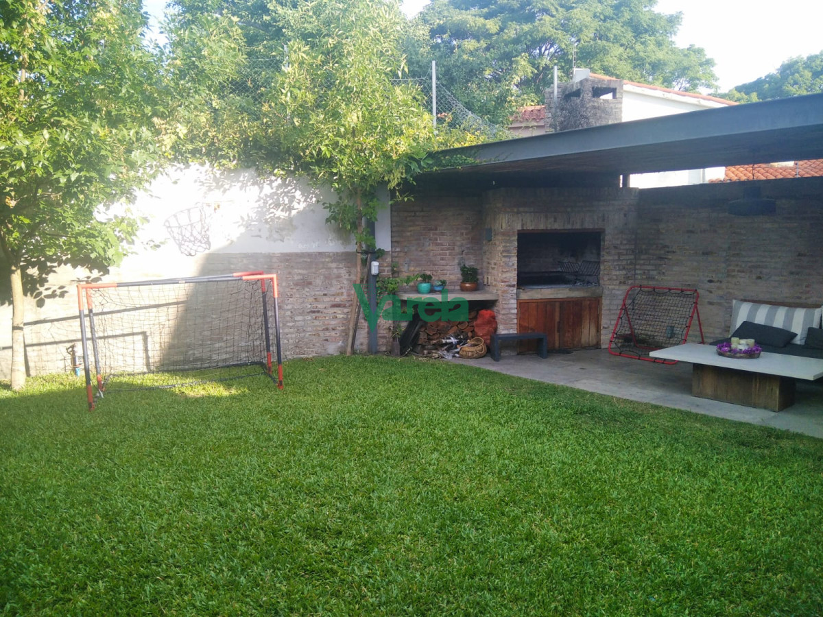 Casa ID.22490 - Venta casa Punta Gorda, 3 dormitorios, estar, jardín, fondo, barbacoa