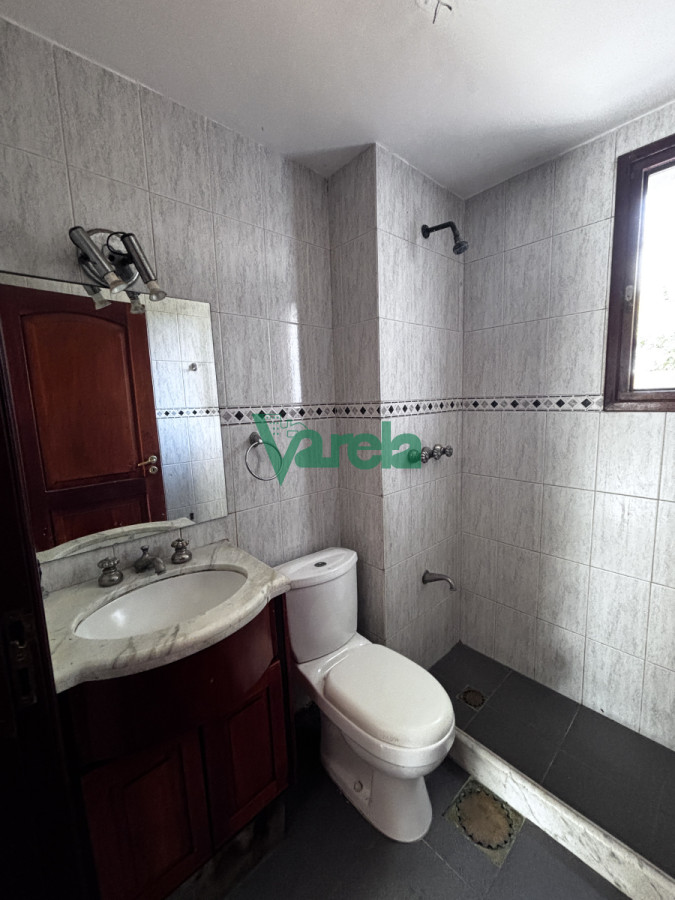 Casa ID.22717 - Casa mas local en venta 3 dormitorios 3 baños en El Pinar sur