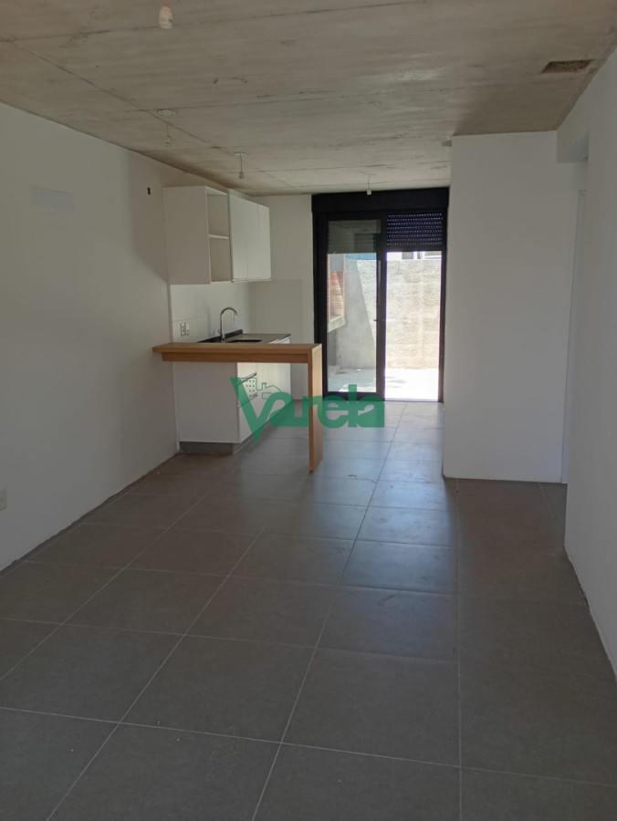 Casa ID.22755 - Venta casa Malvín Norte, 2 dormitorios, 1 baños, cochera, patio con parrillero