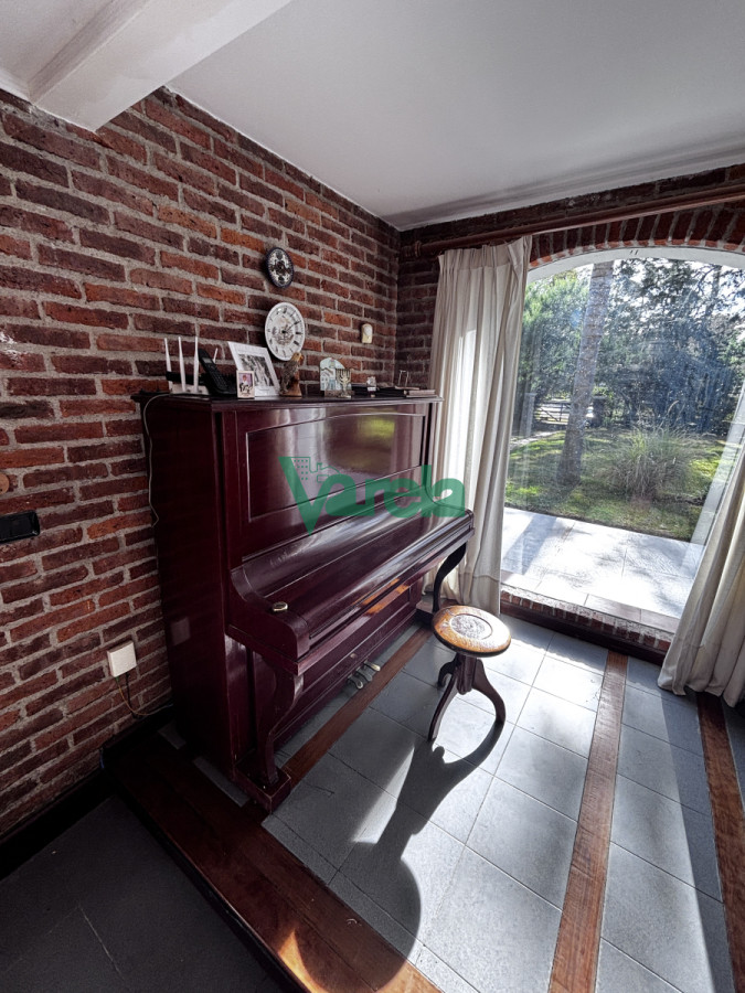 Casa ID.22717 - Casa mas local en venta 3 dormitorios 3 baños en El Pinar sur