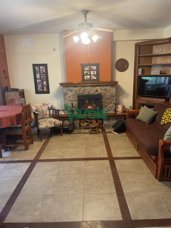 Casa ID.22715 - Venta casa Pocitos, 3 dorm,3 baños, estar enorme con hogar a leña, escritorio, fondo,padrón único,garaje