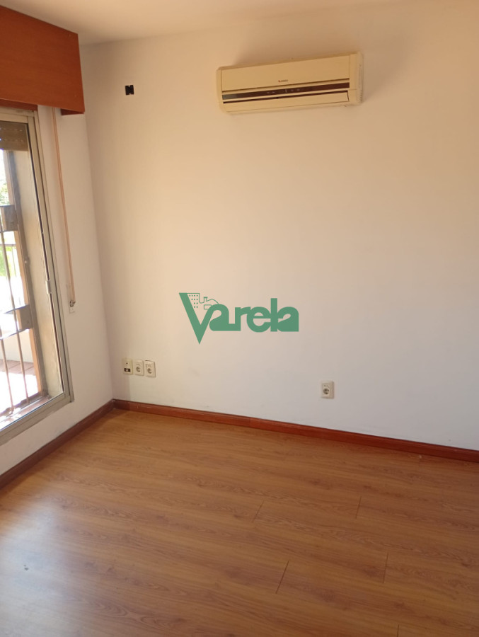 Casa ID.23170 - Venta Casa Carrasco norte, 6 dormitorios, 5baños, en 2 plantas 