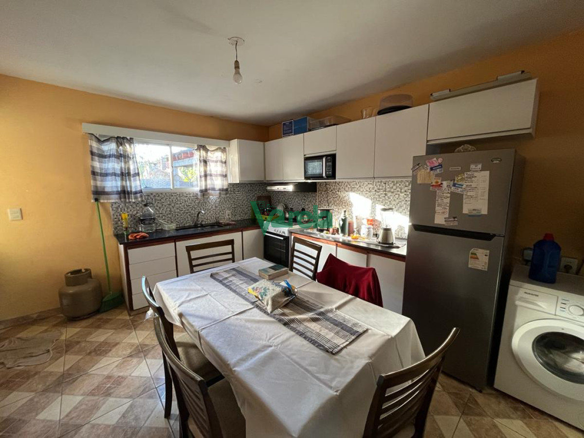 Casa ID.21796 - Venta de casa en Marindia de 2 dorm, estufa a leña, más negocio