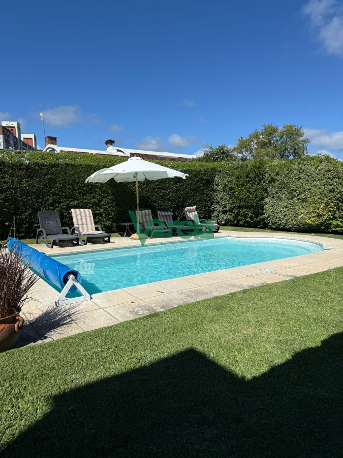 Casa ID.22593 - Venta Casa 3 dormitorios 3 baños garage piscina climatizada malvin