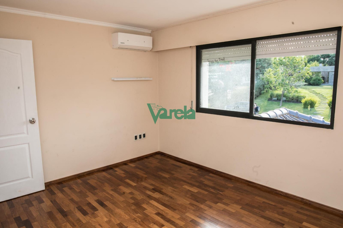 Casa ID.22898 - Casa en Alquiler Barrio privado Carmel 5 dormitorios 5 baños