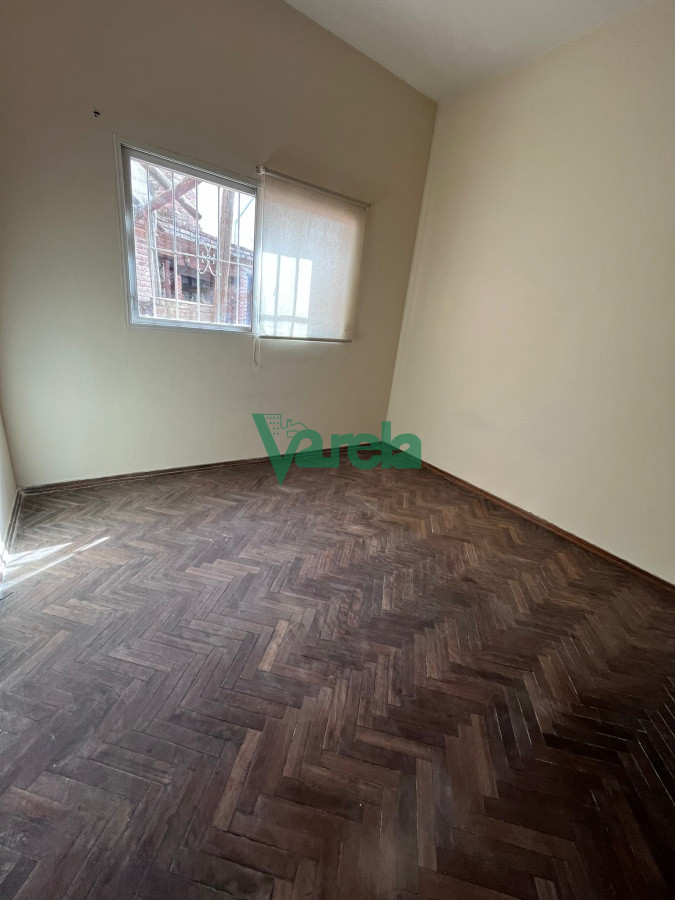 Casa ID.21629 - Venta de casa con renta en La Blanqueada, 3 dorm, 2 baños, patio gde