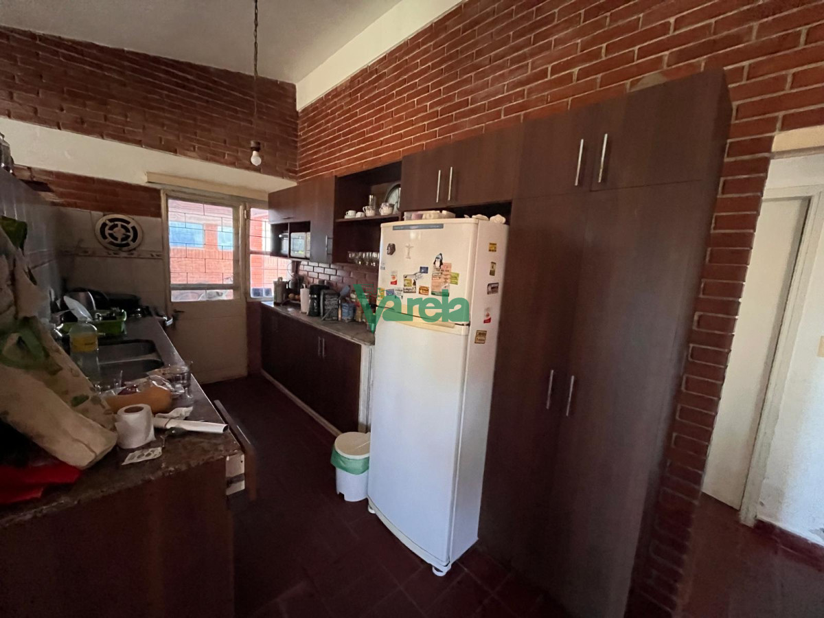 Casa ID.22687 - Venta casa en Solymar Sur, 2 dormitorios, living con hogar, fondo con parrillero y garage