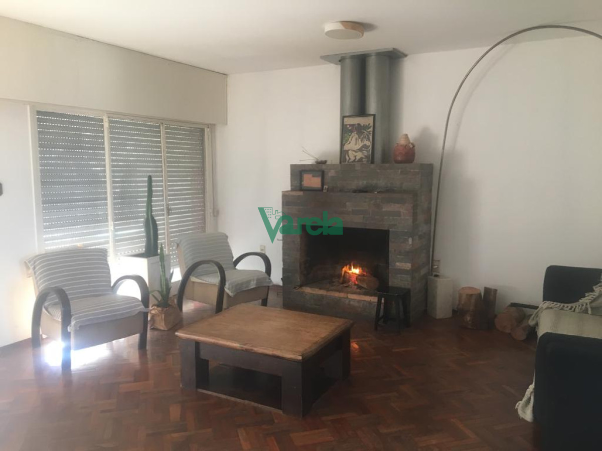 Casa ID.21968 - Venta, casa Punta Gorda, 4 dorm,3 baños,garaje, parrillero