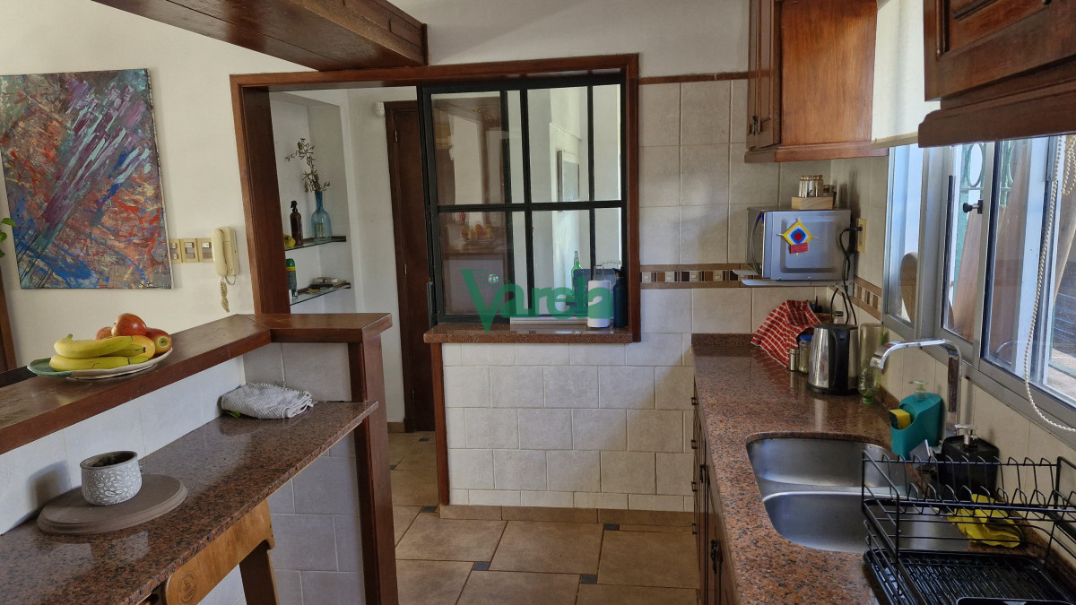 Casa ID.22587 - Casa venta Solymar sobre rambla, 2 dormitorios, fondo y  barbacoa