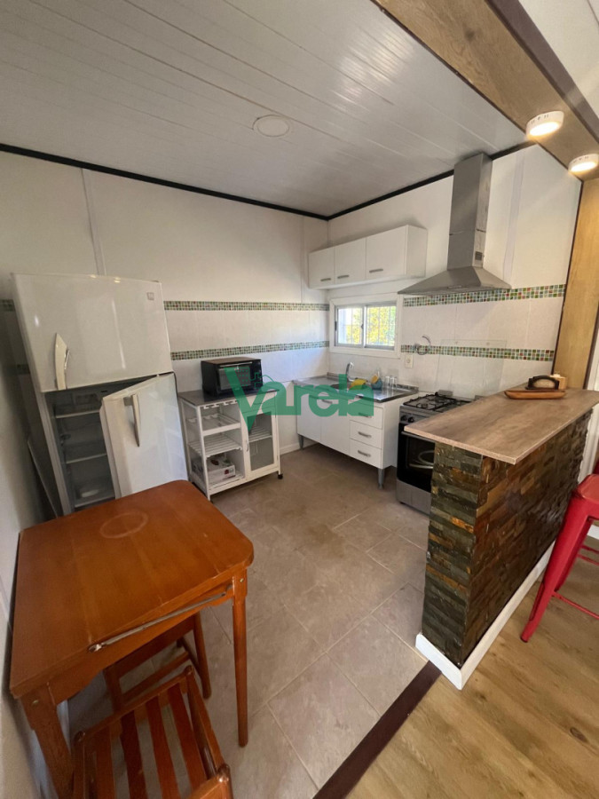 Casa ID.22928 - Casa en venta de 2 dormitorios, con estufa leña, en Pinamar Sur 