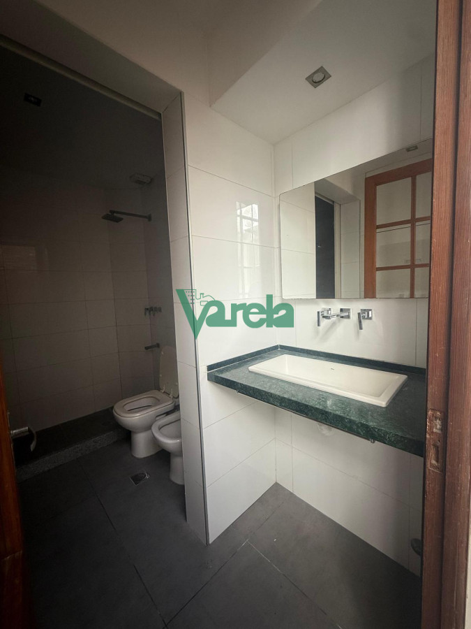 Casa ID.22835 - Casa en alquiler en Punta Carretas 3 dormitorios, 2 baños, garage